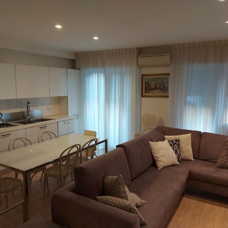 Casa Belle Vacanze Apartment Mestre Luaran gambar